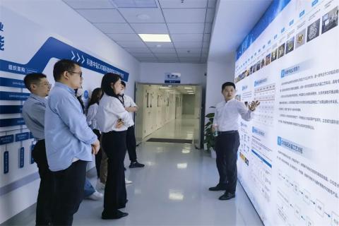探访培育钻石，为高科技赋能！巅峰国际团队赴科微之星观摩学习