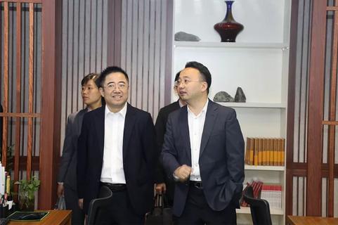 明光市市委书记被巅峰国际企业文化深深感动 | 深入沟通合作空间广阔