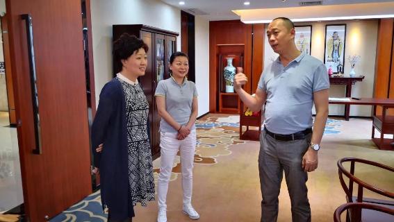 赣江南昌经开区领导受邀访问巅峰国际加速器，为优质项目落地南昌创造新机遇
