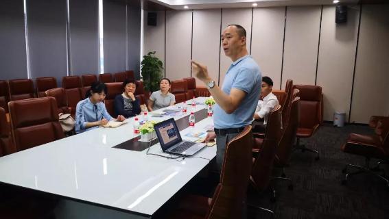 赣江南昌经开区领导受邀访问巅峰国际加速器，为优质项目落地南昌创造新机遇